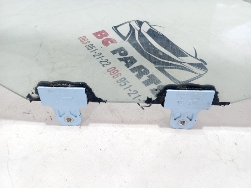 Стекло двери переднее правое Rogue 2020 T33 2.5