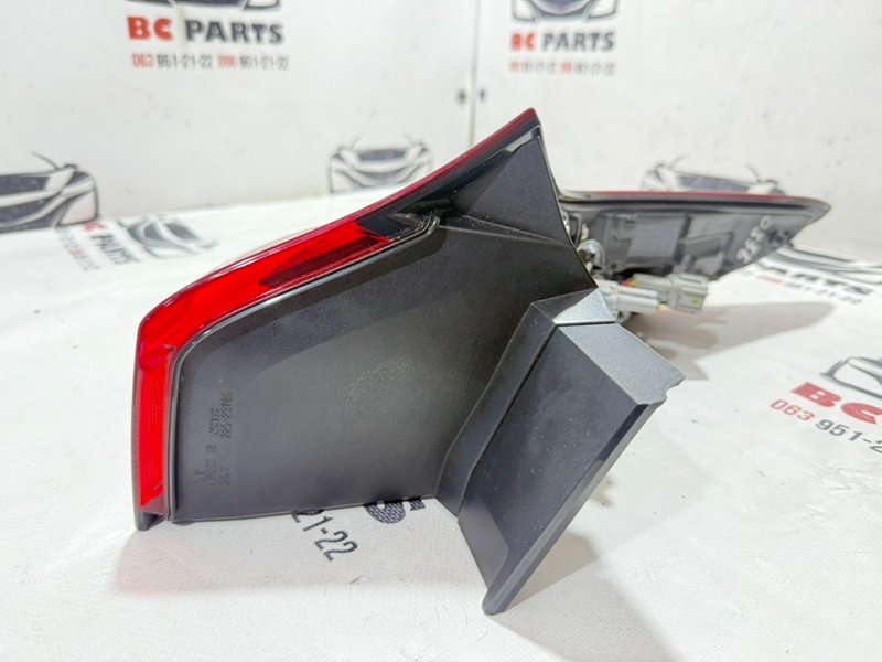 Фонарь наружный (в крыло) задний левый Rogue 2020 T33 2.5 Фонарь наружный (в крыло) задний левый Rogue 2020 T33 2.5