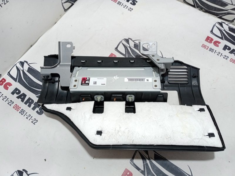 Подушка безопасности в колени правая Rogue 2020 T33 2.5 Подушка безопасности в колени правая Rogue 2020 T33 2.5