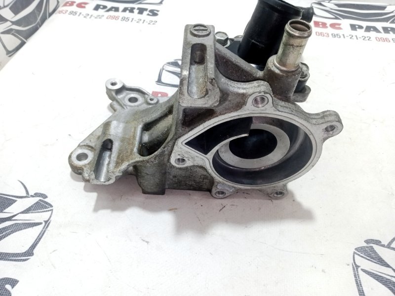 Корпус помпы Nissan Rogue T33 2.5