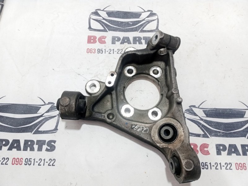 Цапфа задняя левая Nissan Rogue T33 2.5