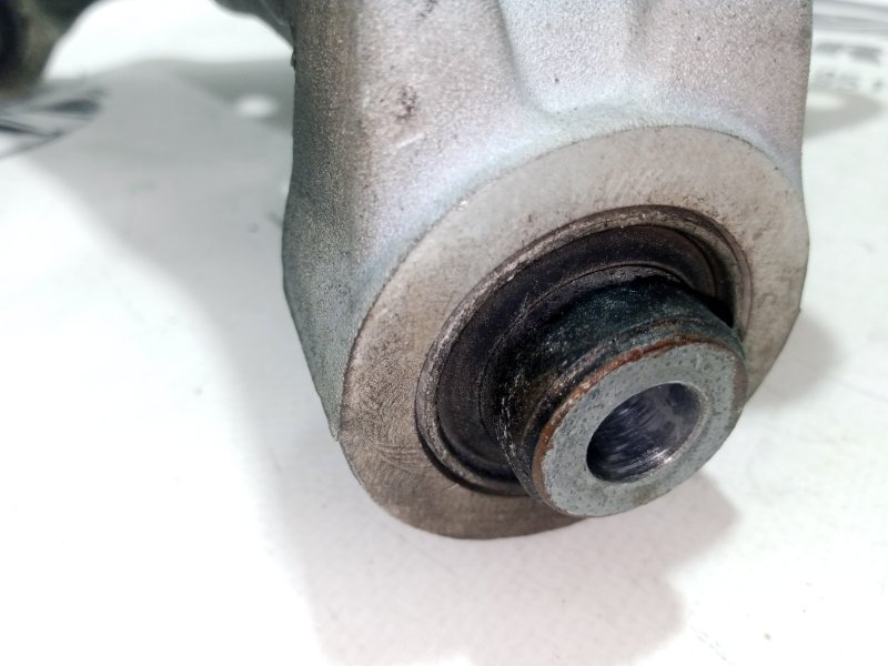 Цапфа задняя левая Rogue 2021 T33 2.5