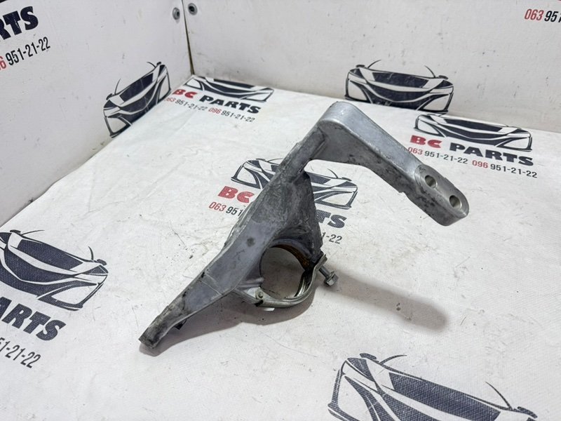 Кронштейн полуоси передний правый Rogue 2020 T33 2.5