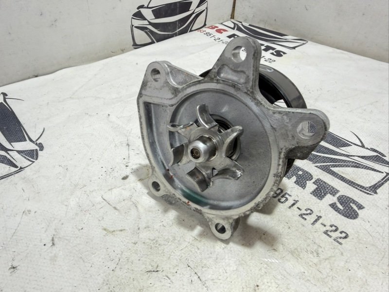 Запчасть помпа водяная (насос) охлаждения Nissan Rogue 2020 T33 2.5 B1010-1KC0C Б/У Помпа водяная (насос) охлаждения Nissan Rogue 2020 T33 2.5 B1010-1KC0C Б/У