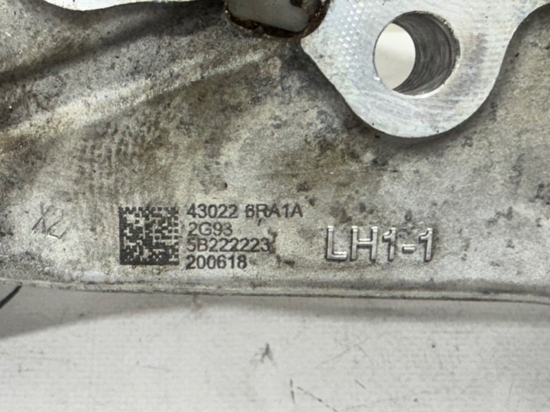 Цапфа задняя левая Rogue 2020 T33 2.5