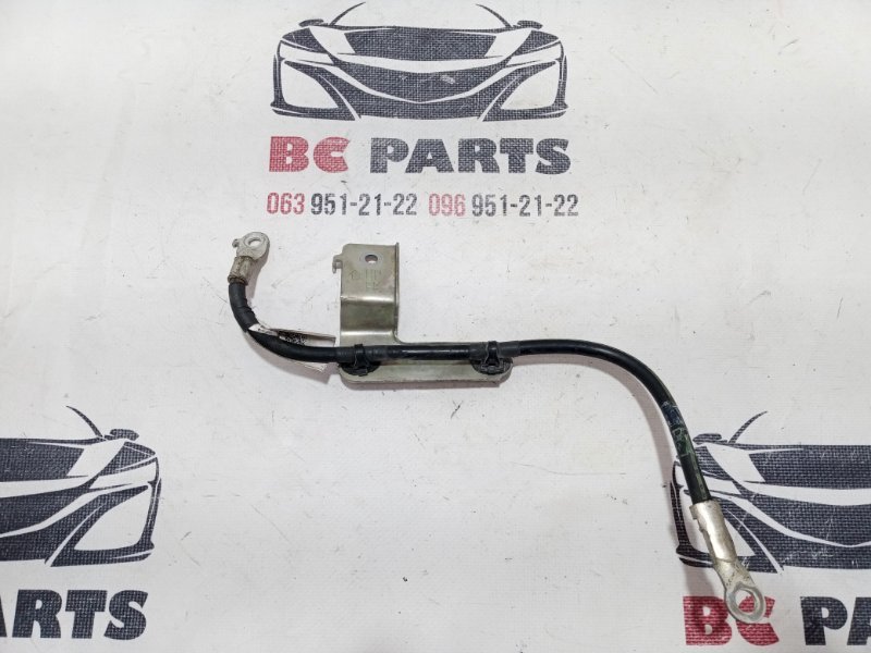 Запчасть клемма аккумулятора Nissan Rogue 2021 T33 2.5 240836RR0A Б/У Клемма аккумулятора Nissan Rogue 2021 T33 2.5 240836RR0A Б/У