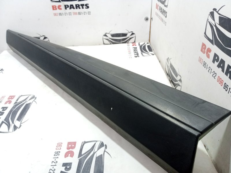 Накладка двери передняя левая Rogue 2021 T33 2.5