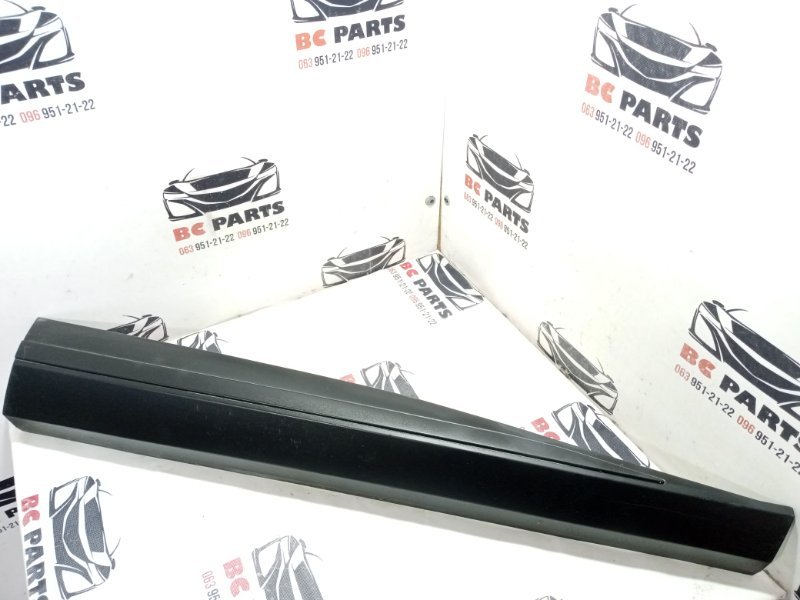 Запчасть накладка двери передняя правая Nissan Rogue 2021 T33 2.5 808706RR0A Б/У Накладка двери передняя правая Nissan Rogue 2021 T33 2.5 808706RR0A Б/У