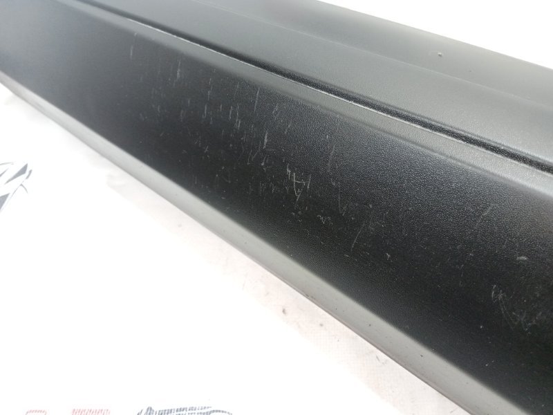 Накладка двери передняя правая Rogue 2021 T33 2.5 Накладка двери передняя правая Rogue 2021 T33 2.5