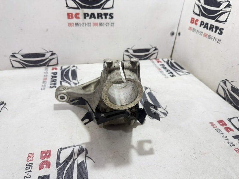 Кулак поворотный передний правый Rogue 2020 T33 2.5