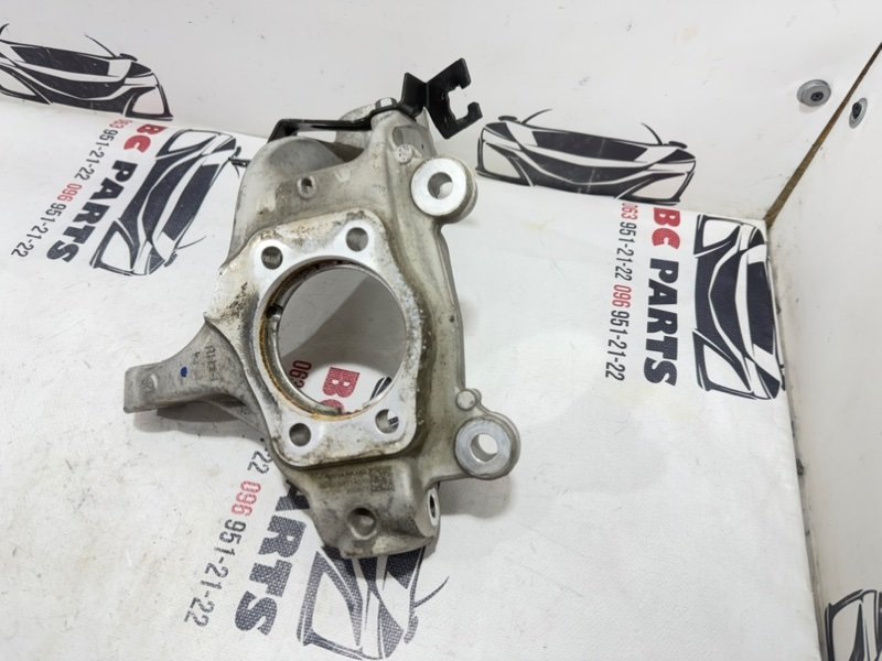 Кулак поворотный передний правый Rogue 2020 T33 2.5