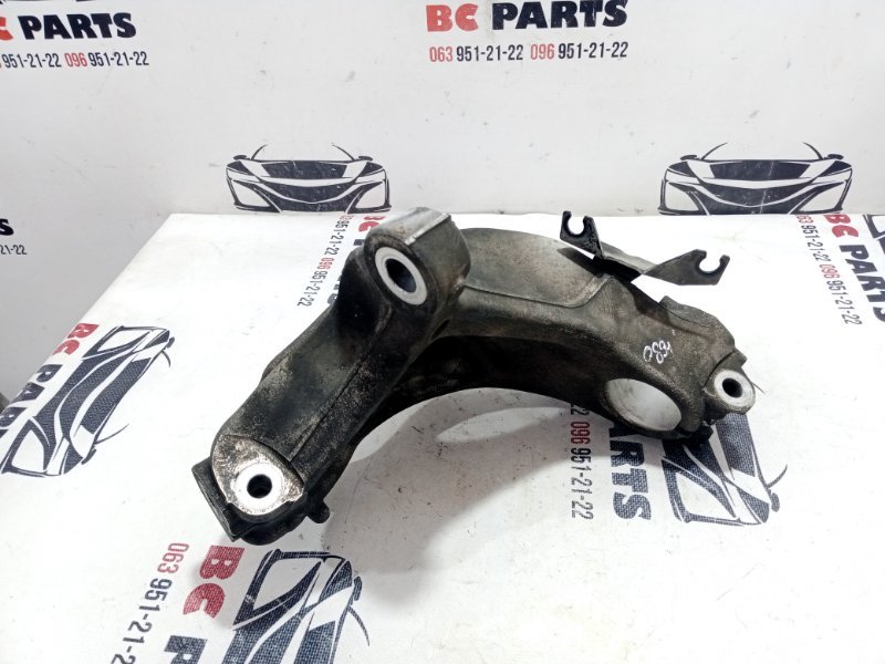 Цапфа передняя левая Rogue 2021 T33 2.5