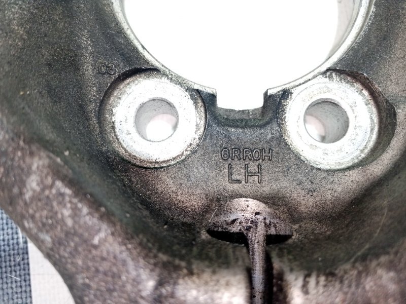 Цапфа передняя левая Rogue 2021 T33 2.5