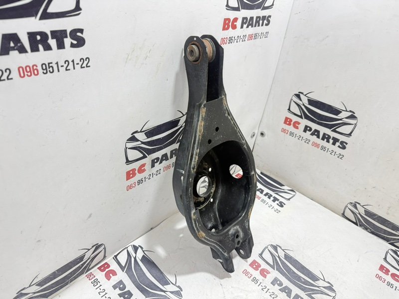 Рычаг подпружинный задний Rogue 2020 T33 2.5 Рычаг подпружинный задний Rogue 2020 T33 2.5