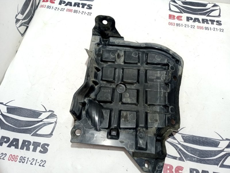 Защита двигателя правая Rogue 2021 T33 2.5