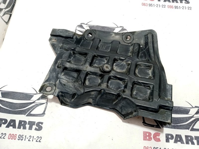 Защита двигателя правая Nissan Rogue T33 2.5