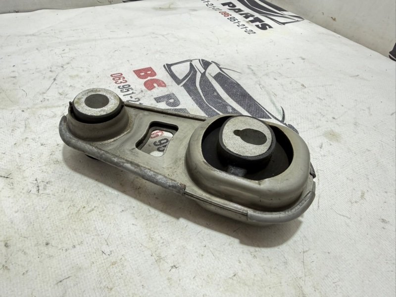 Подушка двигателя задняя Nissan Rogue T33 2.5 Подушка двигателя задняя Nissan Rogue T33 2.5