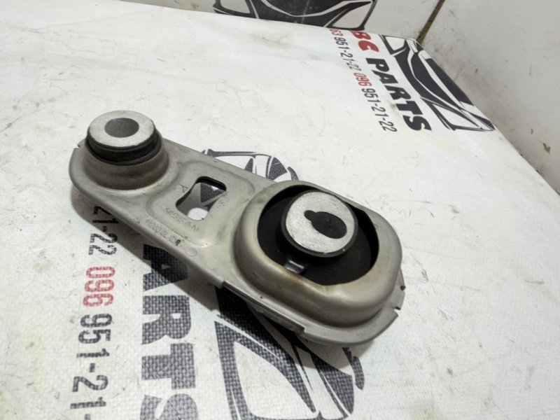 Подушка двигателя задняя Rogue 2020 T33 2.5 Подушка двигателя задняя Rogue 2020 T33 2.5