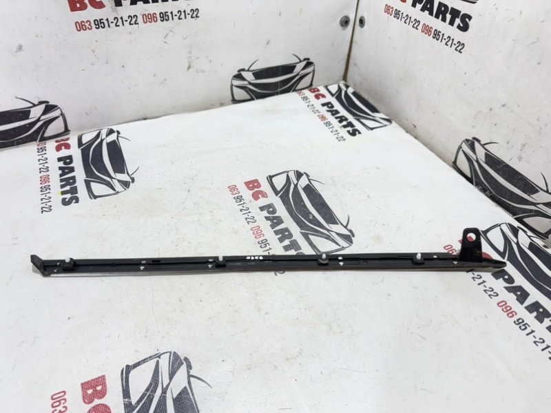 Молдинг крыла задний правый Rogue 2020 T33 2.5 Молдинг крыла задний правый Rogue 2020 T33 2.5