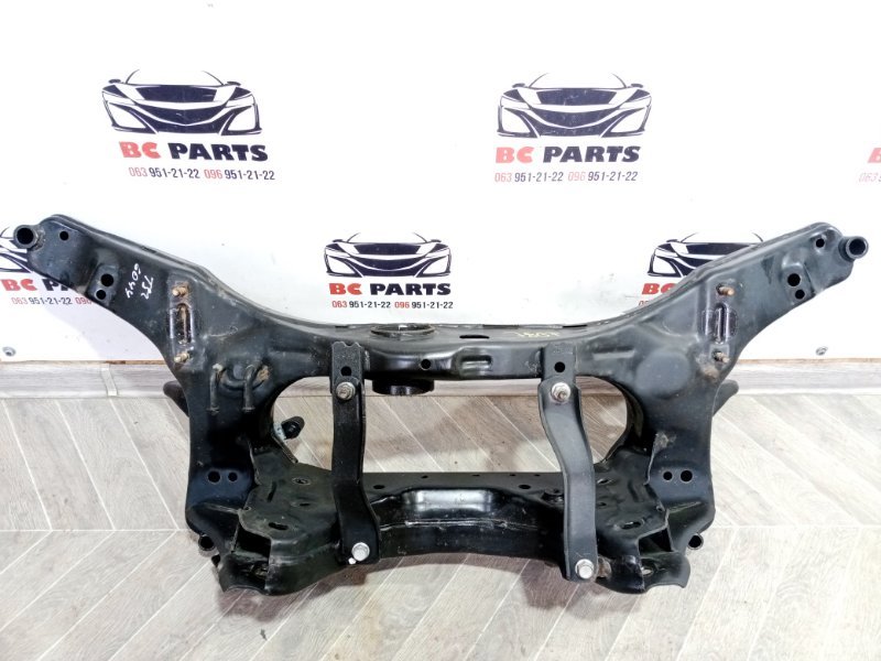Подрамник задний Nissan Rogue T32 QR25 2.5