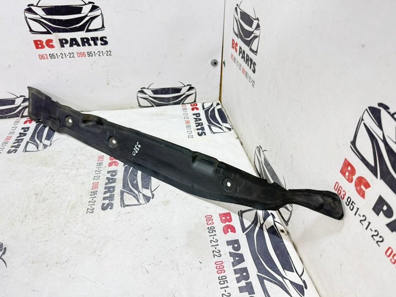 Пыльник крыла передний правый Nissan Rogue T33 2.5 Пыльник крыла передний правый Nissan Rogue T33 2.5