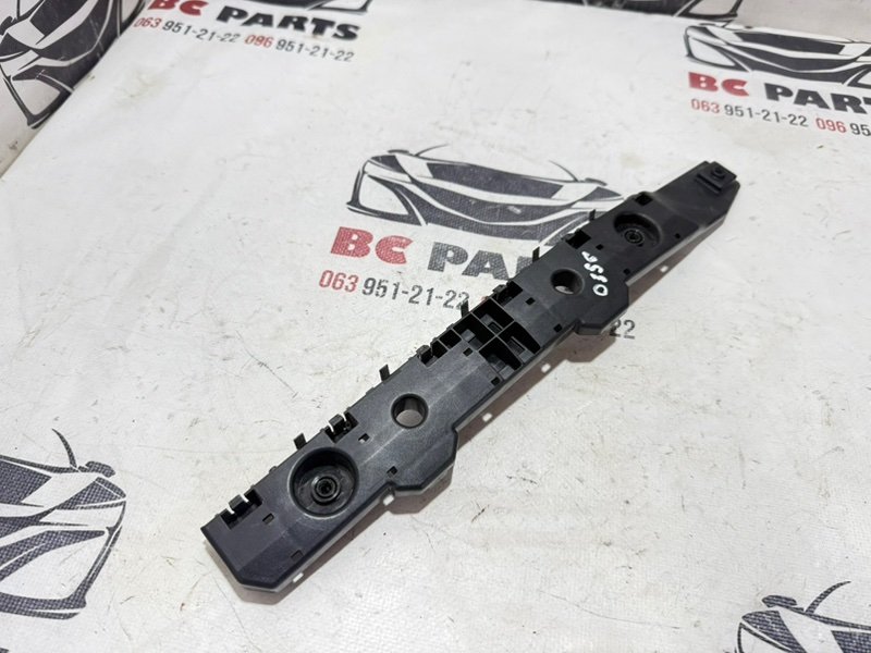 Направляющая бампера задняя правая Rogue 2020 T33 2.5