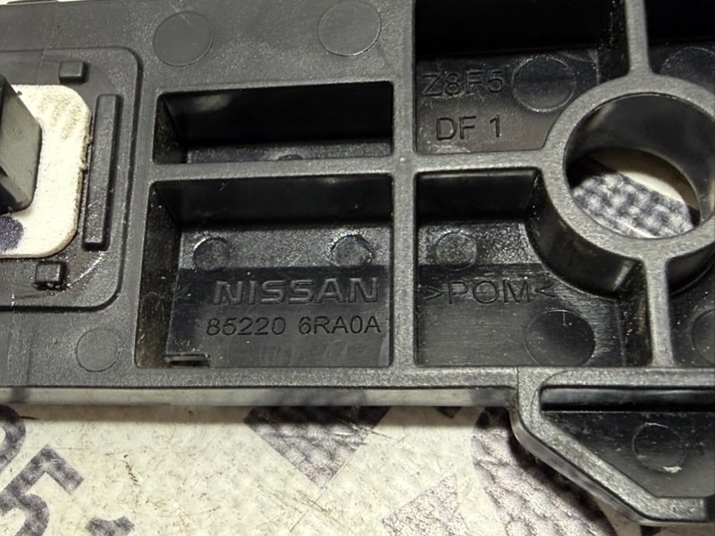 Направляющая бампера задняя правая Rogue 2020 T33 2.5