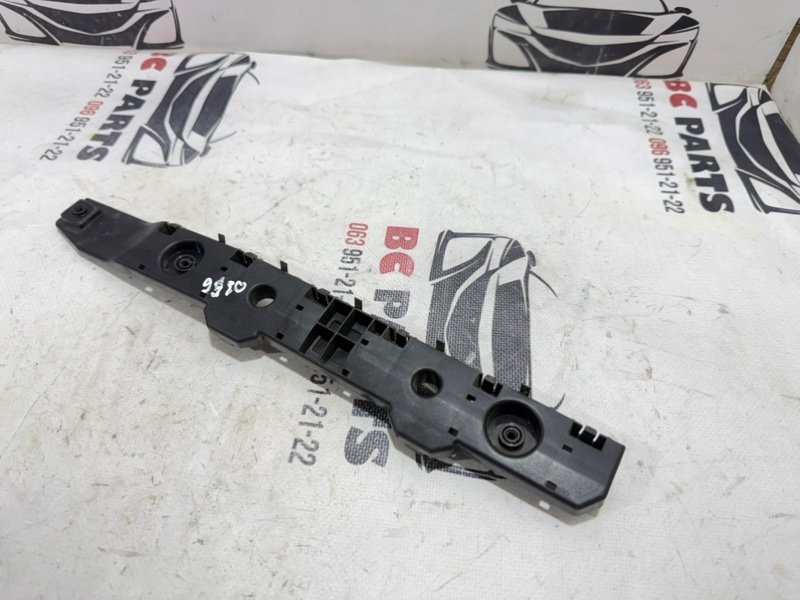 Направляющая бампера задняя левая Rogue 2020 T33 2.5