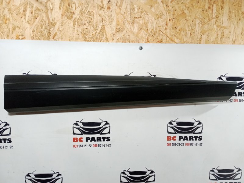 Запчасть накладка двери передняя правая Nissan Rogue 2020 T33 2.5 80870-6RA0A Б/У Накладка двери передняя правая Nissan Rogue 2020 T33 2.5 80870-6RA0A Б/У