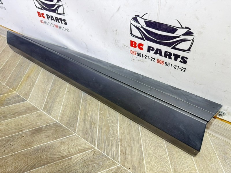 Накладка двери передняя левая Rogue 2020 T33 2.5 Накладка двери передняя левая Rogue 2020 T33 2.5