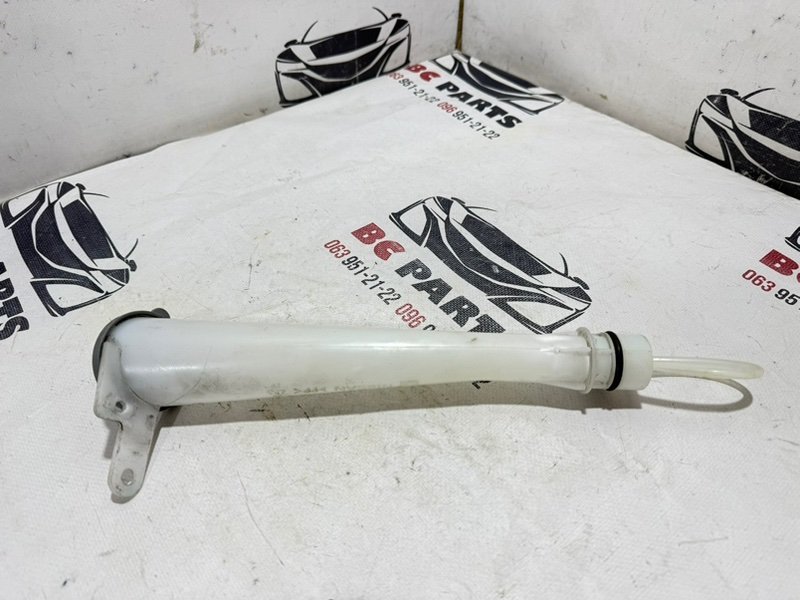 Горловина бачка стеклоомывателя Nissan Rogue T33 2.5 Горловина бачка стеклоомывателя Nissan Rogue T33 2.5