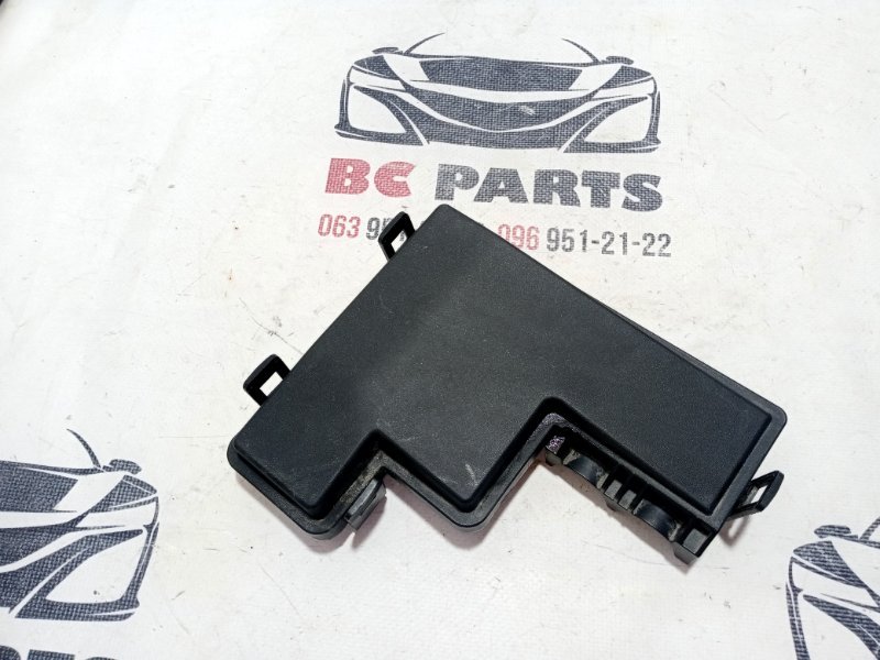 Крышка блока предохранителей Rogue 2019 T32 QR25 2.5