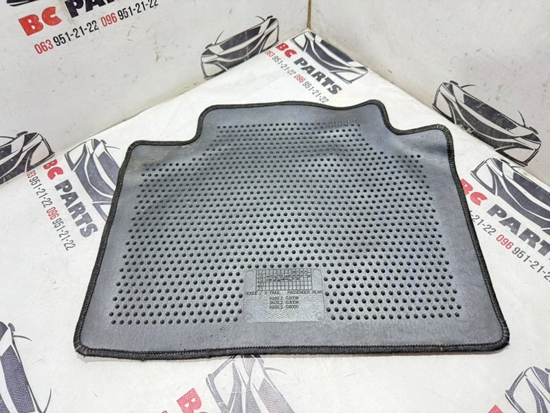 Комплект ковриков салона Rogue 2019 T32 QR25 2.5