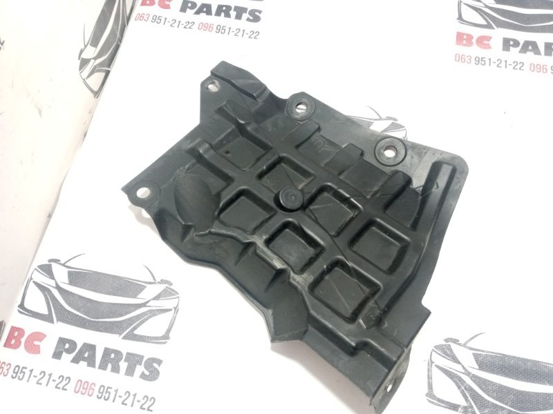 Защита двигателя правая Nissan Rogue T33 2.5