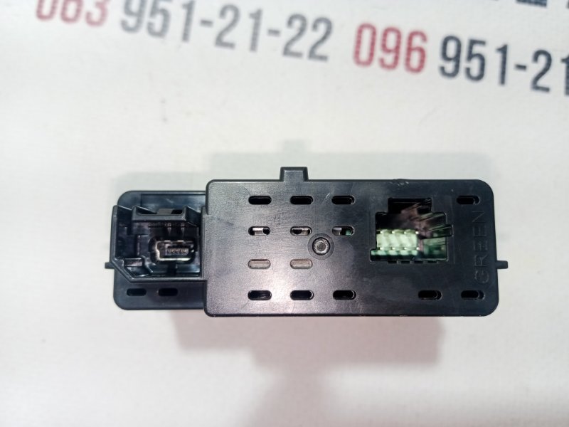 USB разъем Nissan Rogue T33 2.5