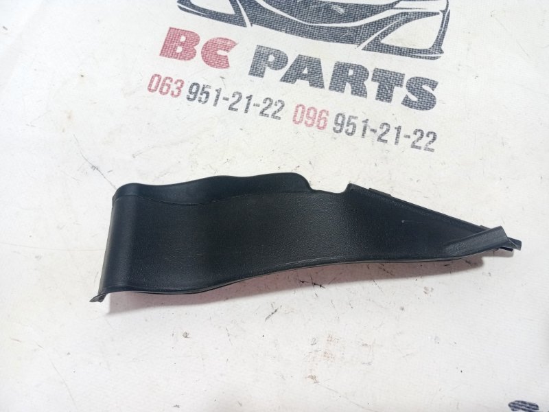 Уголок жабо правый Rogue 2020 T33 2.5