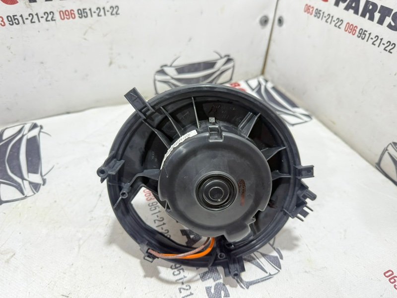 Вентилятор печки Tiguan 2020 2.0