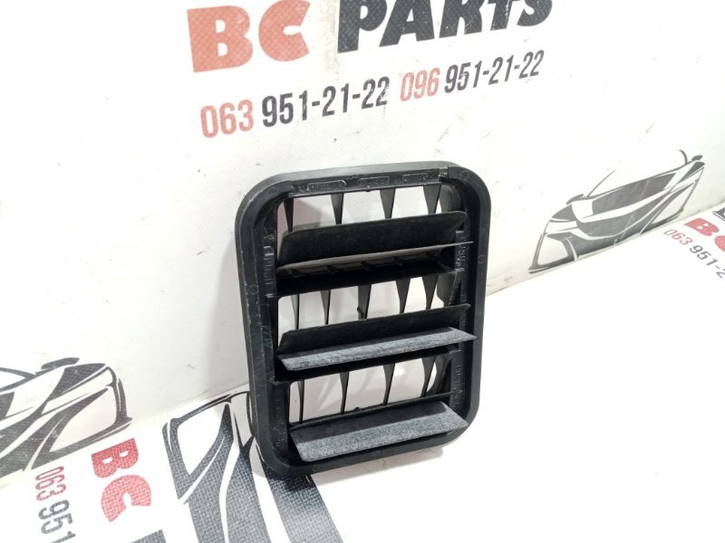 Решетка вентиляционная задняя Rogue 2020 T33 2.5