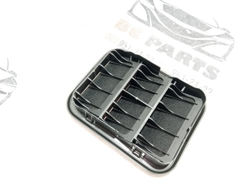 Решетка вентиляционная задняя Rogue 2020 T33 2.5