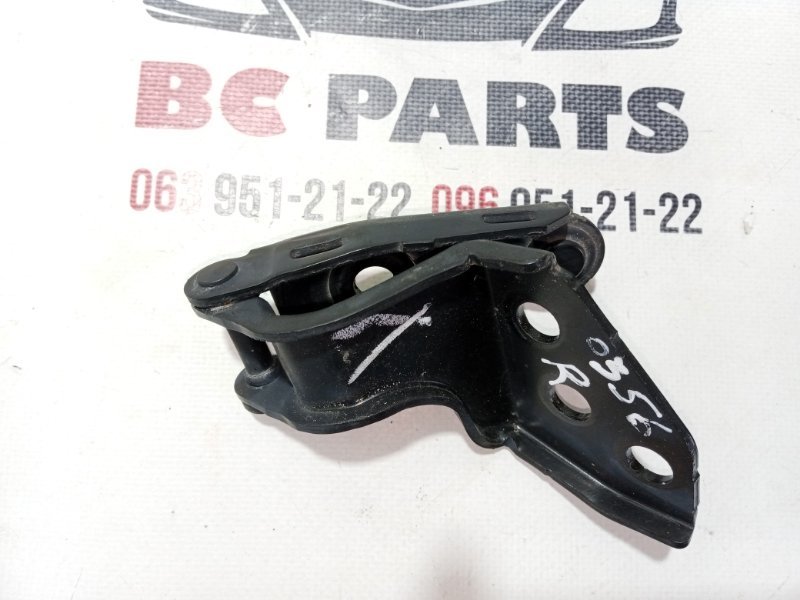 Петля двери багажника правая Rogue 2020 T33 2.5 Петля двери багажника правая Rogue 2020 T33 2.5