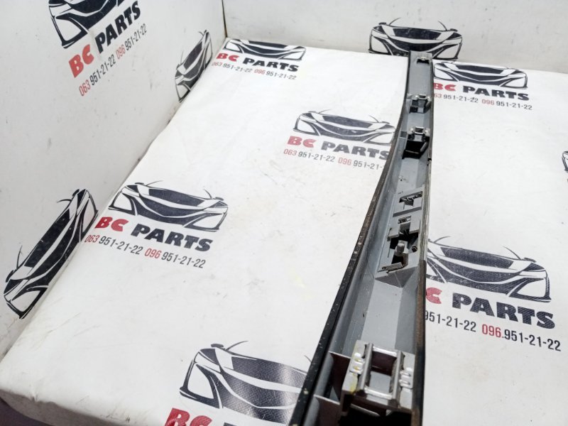 Рейлинг правый Rogue 2020 T33 2.5