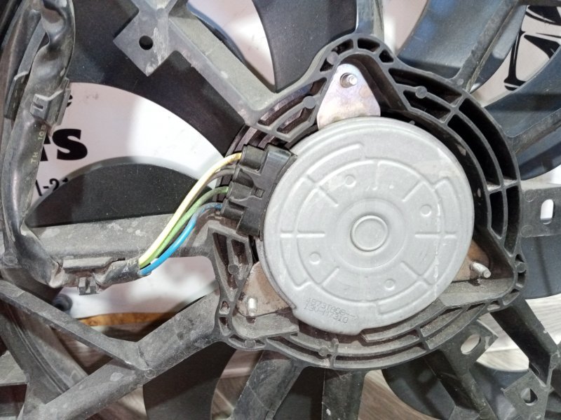 Диффузор радиатора Rogue 2017 T32 QR25 2.5