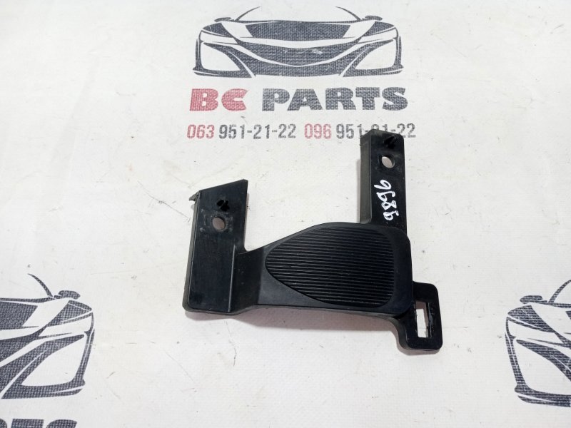 Заглушка ПТФ правая Nissan Rogue 2022 t33 1.5 622566RR0B Б/У