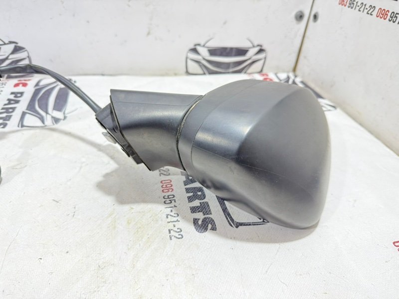 Зеркало заднего вида боковое правое Nissan Rogue t33 1.5