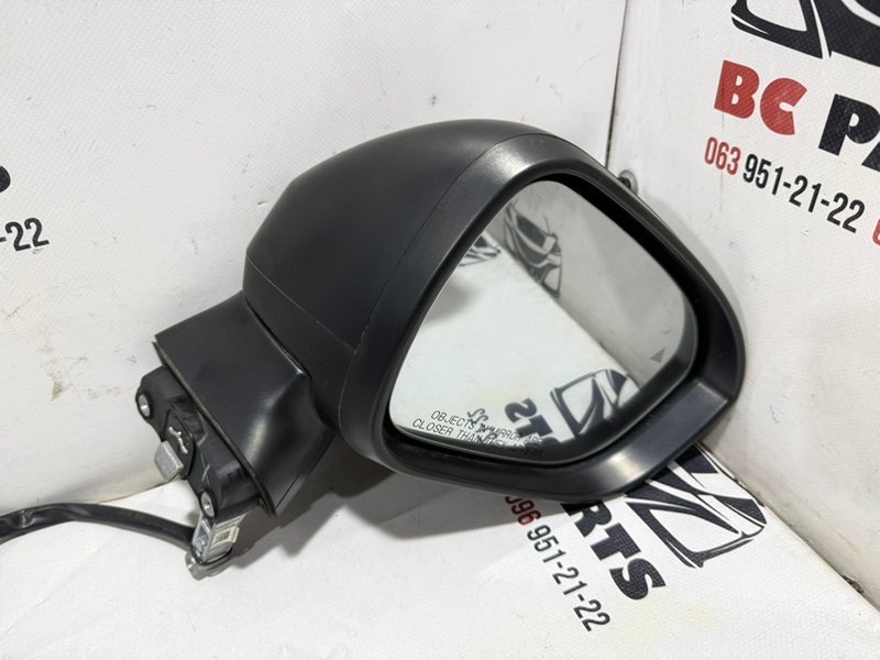 Зеркало заднего вида боковое правое Rogue 2022 t33 1.5
