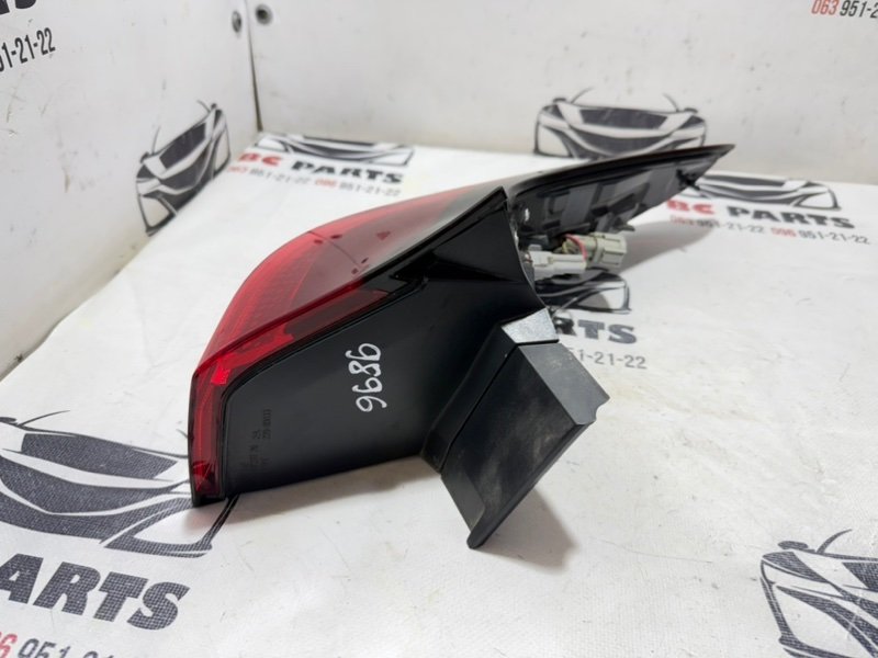 Фонарь наружный (в крыло) задний левый Rogue 2022 t33 1.5