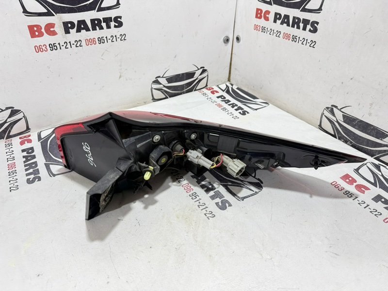 Фонарь наружный (в крыло) задний левый Rogue 2022 t33 1.5