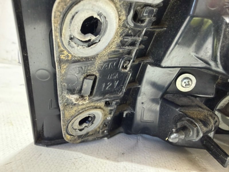 Фонарь наружный (в крыло) задний левый Rogue 2022 t33 1.5