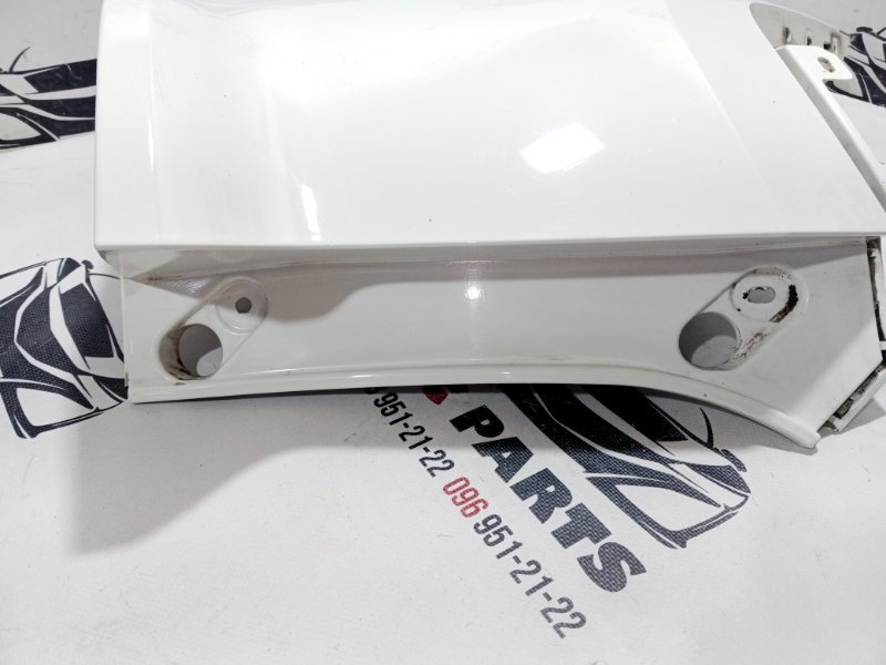 Клык бампера задний правый Rogue 2022 t33 1.5