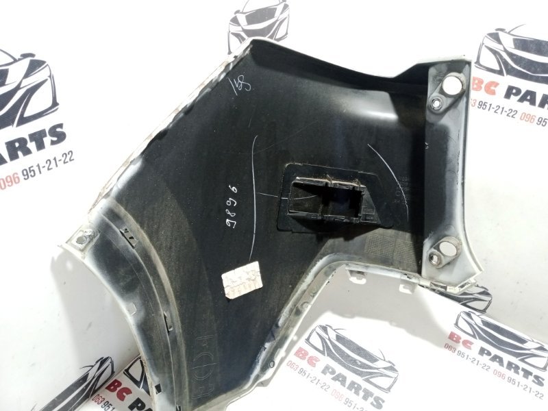 Клык бампера задний правый Rogue 2022 t33 1.5